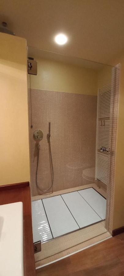 Daisy Apartment In Centro A Como Luaran gambar