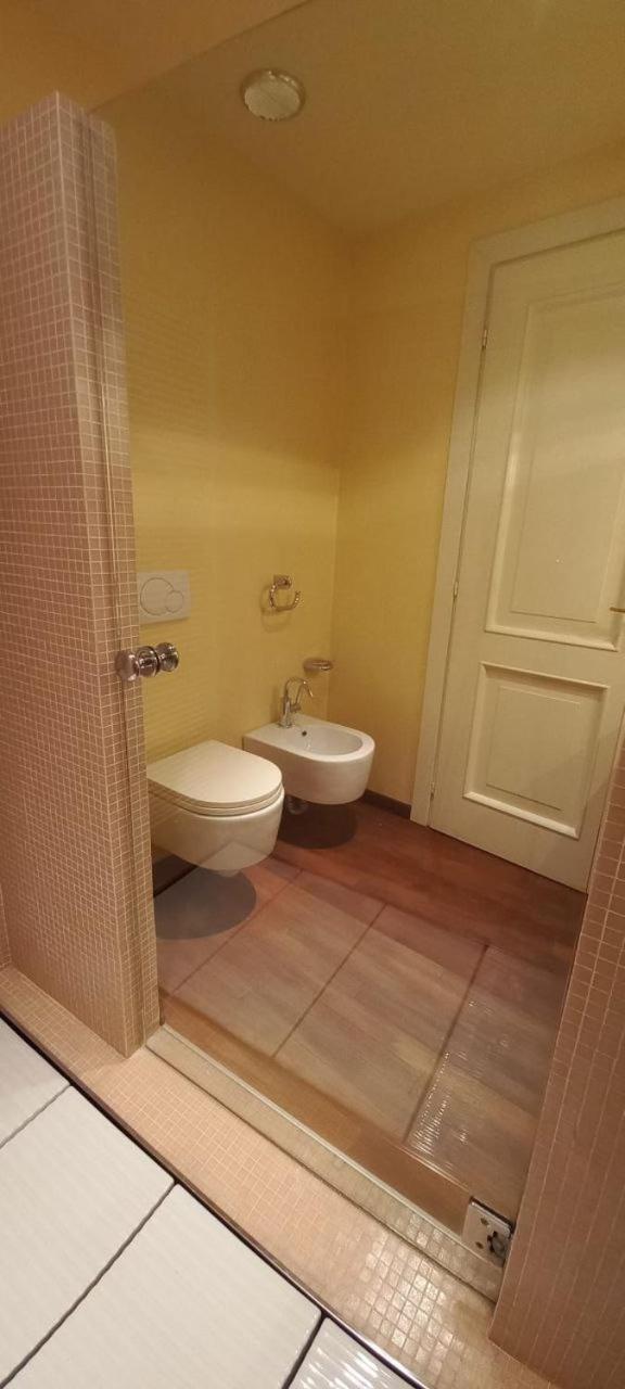 Daisy Apartment In Centro A Como Luaran gambar