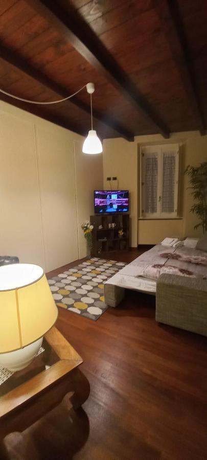 Daisy Apartment In Centro A Como Luaran gambar