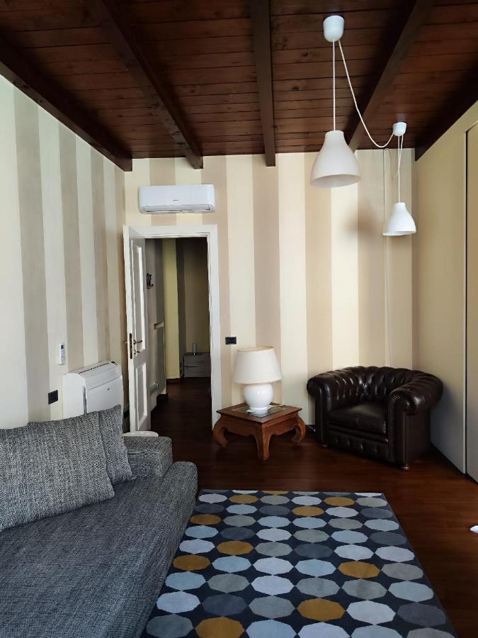 Daisy Apartment In Centro A Como Luaran gambar