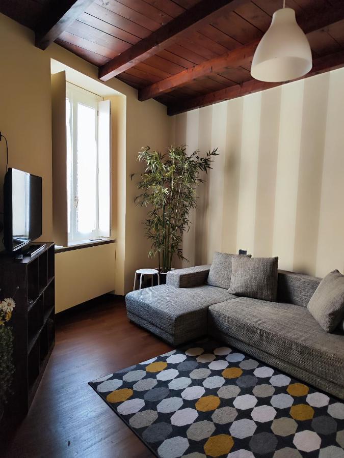 Daisy Apartment In Centro A Como Luaran gambar